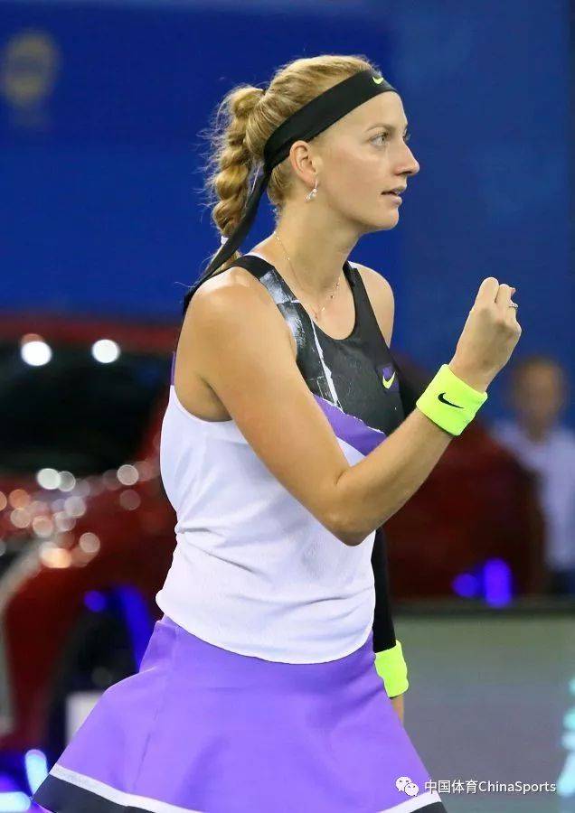 她在空中所 她在空中所